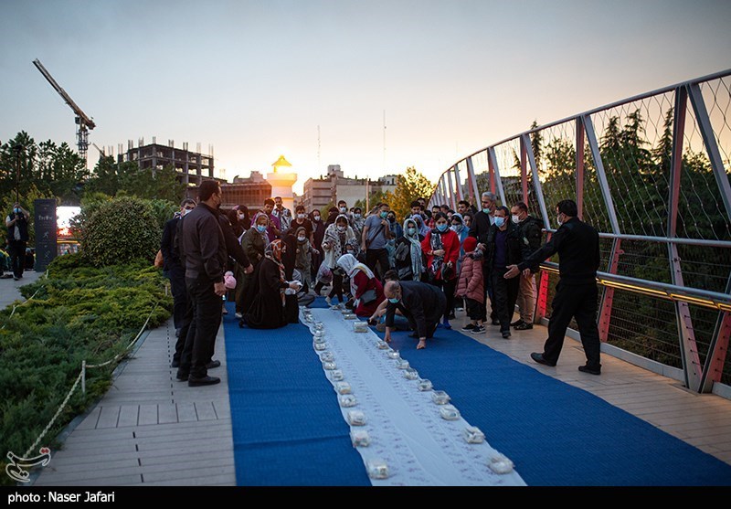 افطاری روی پل طبیعت/ گزارش تصویری