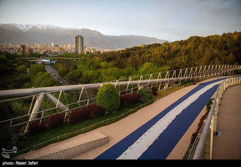 افطاری روی پل طبیعت/ گزارش تصویری