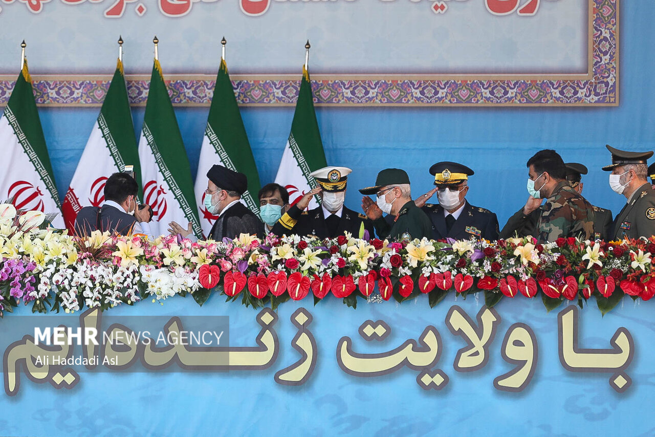 مراسم گرامیداشت روز ارتش در تهران/ گزارش تصویری