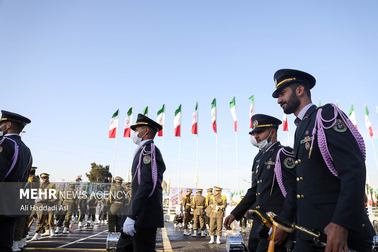 مراسم گرامیداشت روز ارتش در تهران/ گزارش تصویری