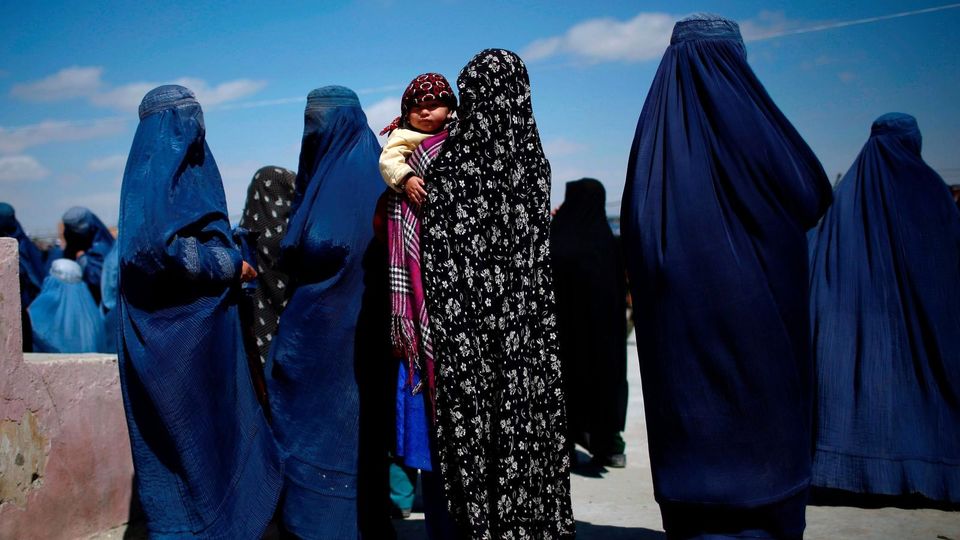 طالبان از «زنان» می‌ترسند