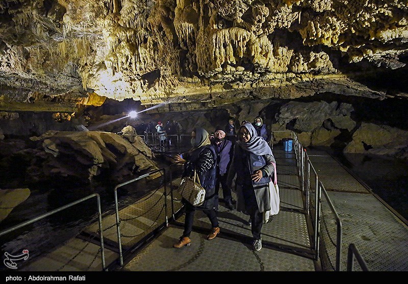 بازدید مسافران نوروزی از غار علیصدر/ گزارش تصویری