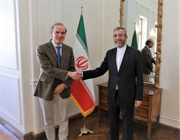 انریکه مورا با مذاکره‌کننده ارشد ایران دیدار کرد