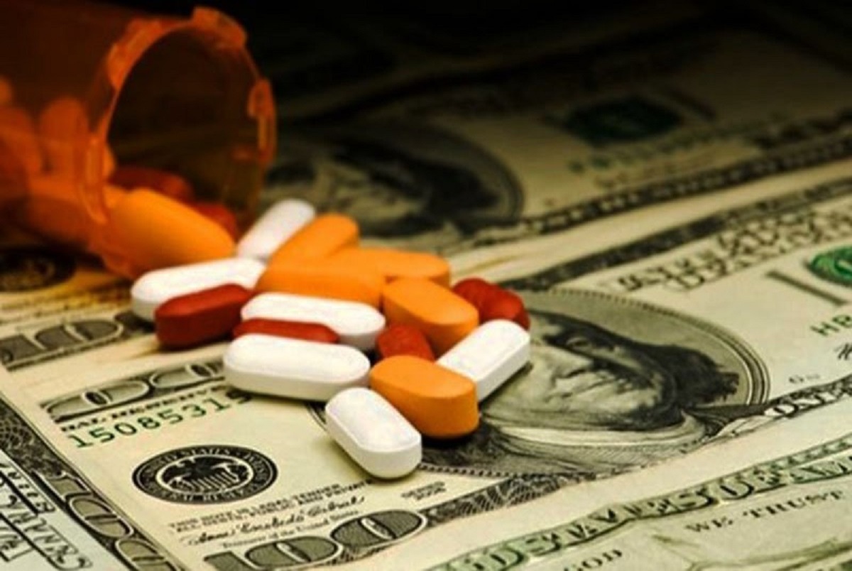 وزارت بهداشت: ارز ترجیحیِ دارو هنوز حذف نشده است
