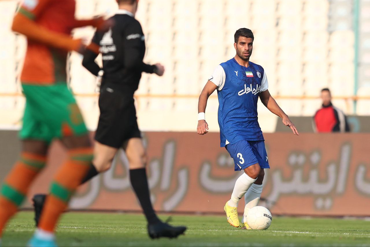 مدافع استقلال ۲ هفته خانهنشین شد مدافع استقلال ۲ هفته خانهنشین شد