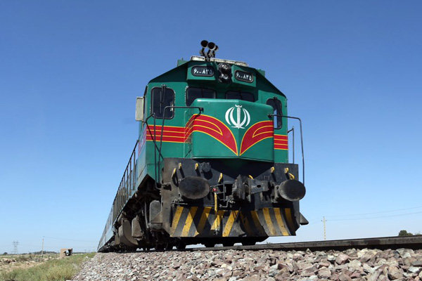 توقف قطار تهران به شیراز به دلیل نقص فنی