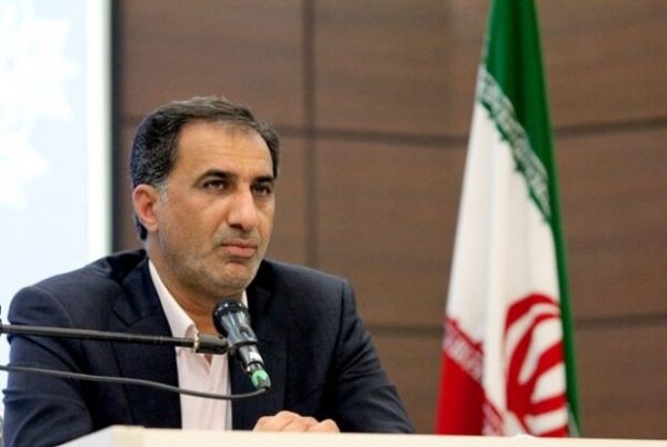 حسینی: دخیل دانستن ناآرامی‌های اخیر و واردات خودرو در گرانی ارز بی‌ربط است/ رئیس بانک مرکزی پاسخ قانع‌کننده‌ای درباره نوسانات بازار ارز ارائه نکرد