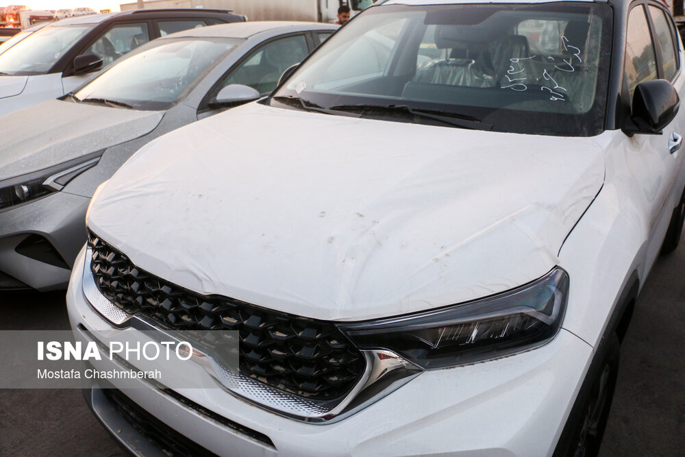 ترخیص اولین محموله خودرو‌های وارداتی/ گزارش تصویری