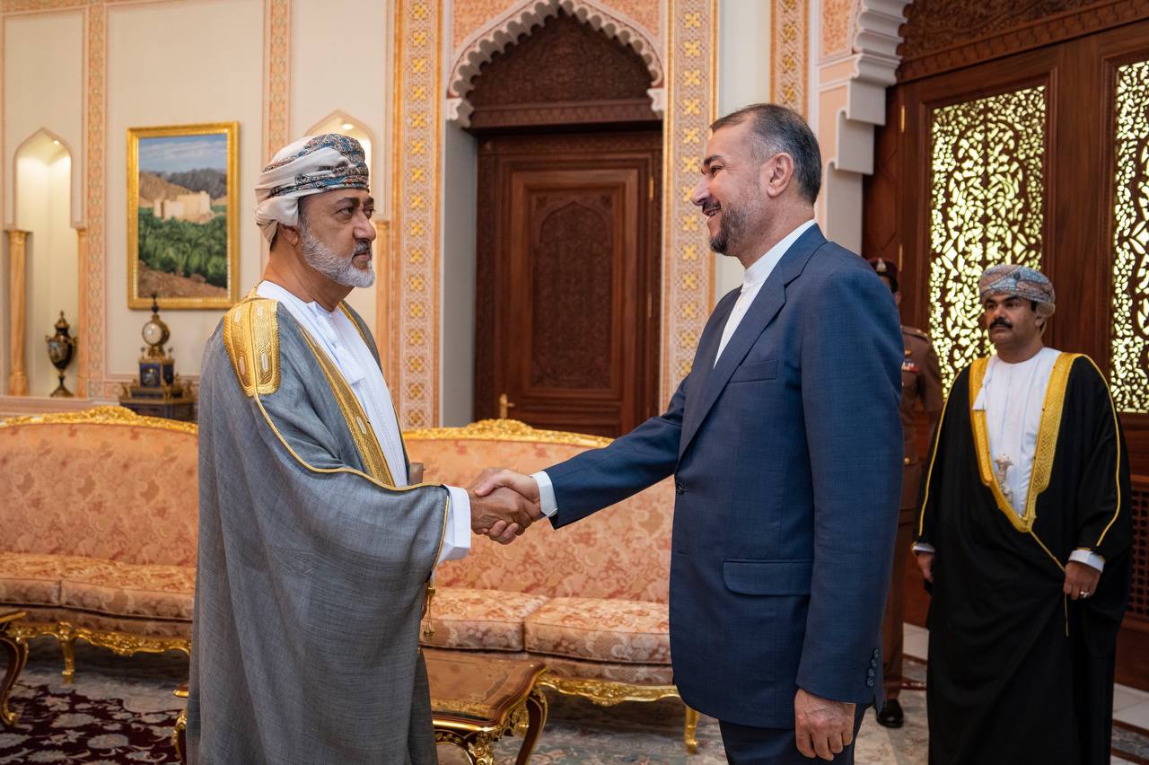 پیام کتبی «رئیسی» به سلطان عمان رسید