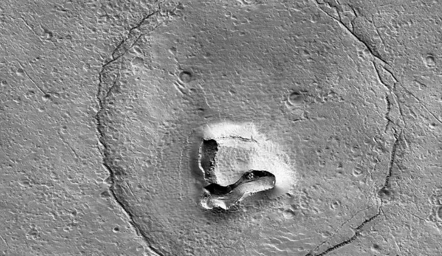 تصویری شبیه به صورت «خرس» در مریخ!