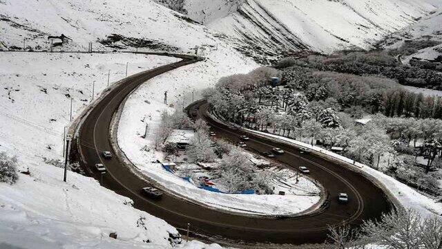 برف و باران در جاده‌های ۲ استان