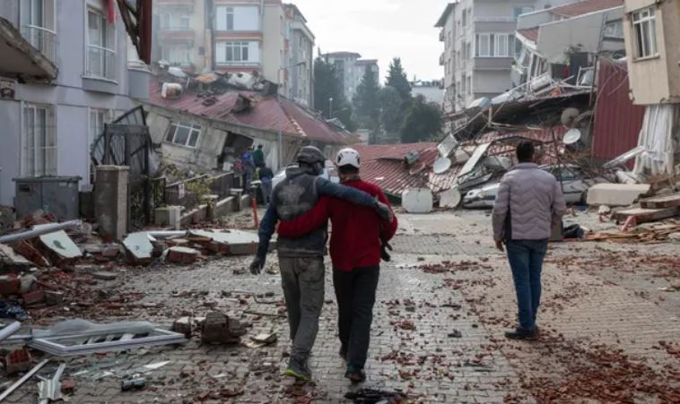آخرین اخبار از زلزله مرگبار ترکیه و سوریه/ تلفات به ۶۰۰۰ نفر رسید