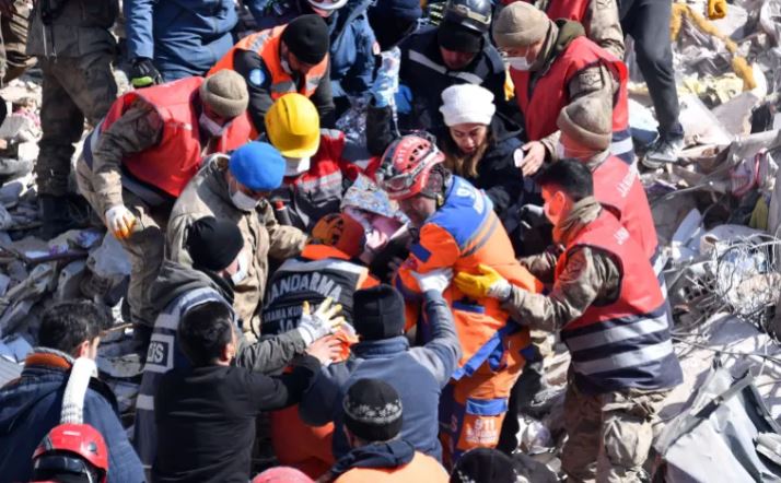 آخرین اخبار از زلزله مرگبار ترکیه و سوریه/ نجات یک زن از زیر آوار پس از ۲۰۳ ساعت
