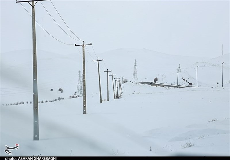 کولاک در زنجان؛ راه ۱۲ روستا همچنان مسدود است