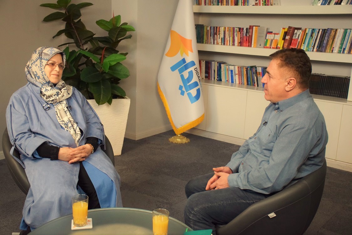 آذر منصوری: احزاب ایران در مخاطره هستند آذر منصوری: احزاب ایران در مخاطره هستند