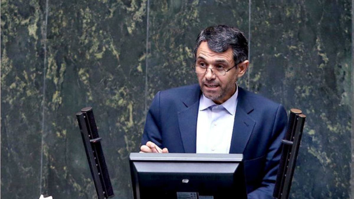 نماینده مجلس: تیم اقتصادی دولت بازار را به حال خود رها کرده!