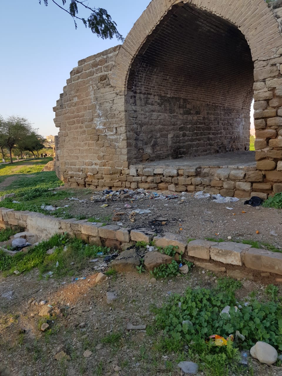 آثار تاریخی شوشتر در آستانه نوروز نیاز به رسیدگی دارد