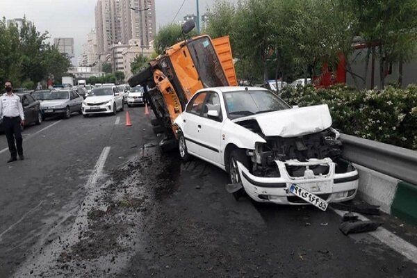 ثبت روزانه ۱۷۰۰ تصادفات در تهران