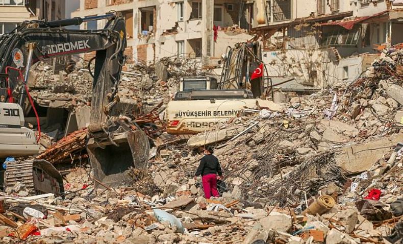 پس‌لرزه‌های زلزله مرگبار؛ بازداشت ده‌ها پیمانکار و مالک ساختمان در ترکیه