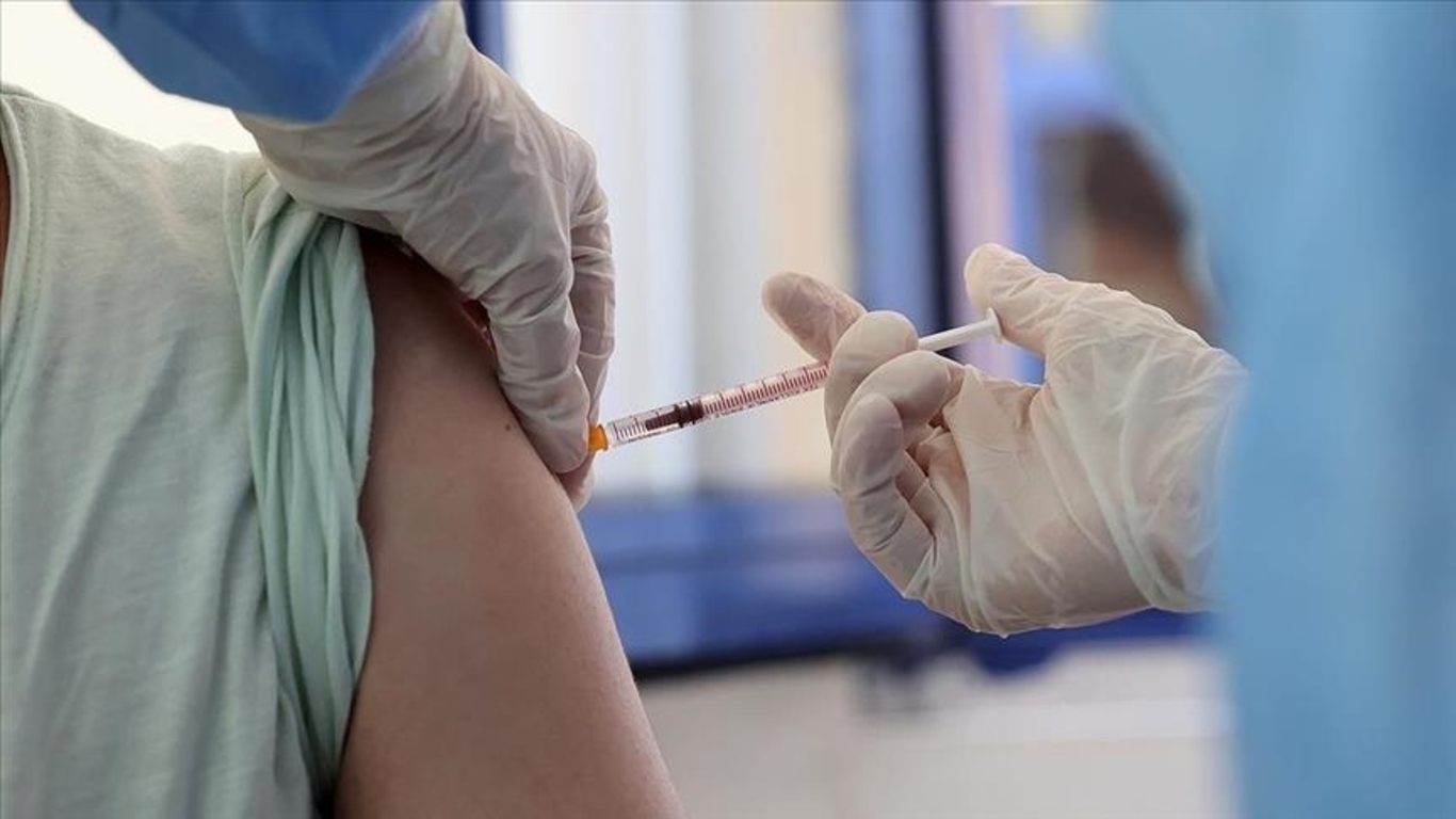 دز چهارم واکسن کرونا برای عموم تزریق نمی‌شود