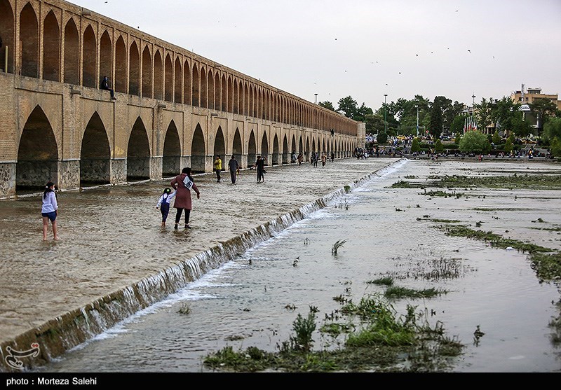 زاینده رود نیمه‌جان/ گزارش تصویری