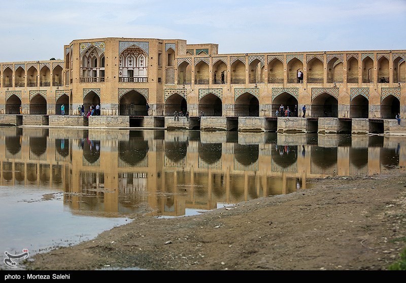 زاینده رود نیمه‌جان/ گزارش تصویری