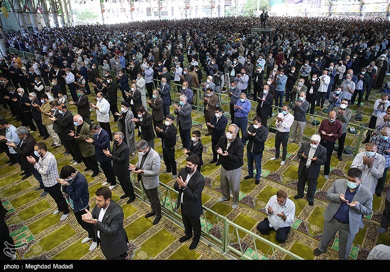 نماز عید سعید فطر در دانشگاه تهران/ گزارش تصویری