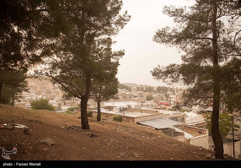 هجوم ریزگردها به آسمان کرمانشاه/ گزارش تصویری