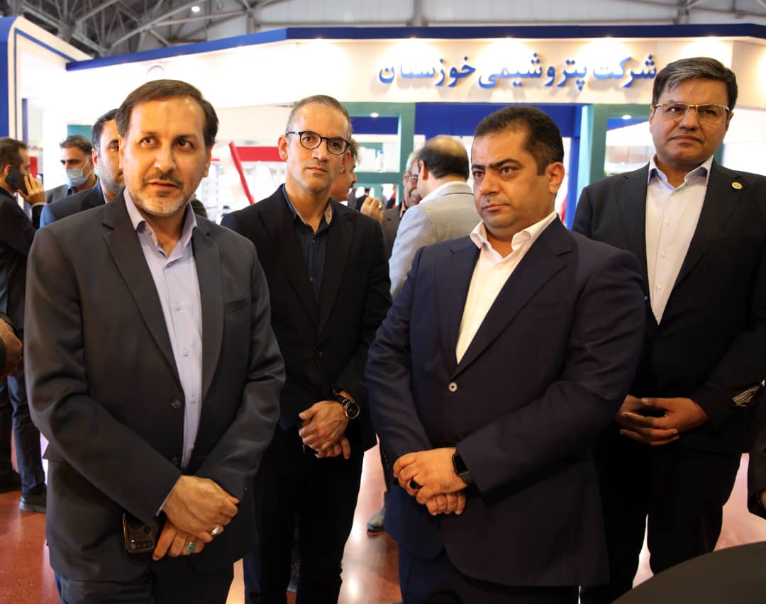 حضور پتروشیمی خوزستان در نهمین نمایشگاه رنگ و رزین پوششهای صنعتی اصفهان حضور پتروشیمی خوزستان در نهمین نمایشگاه رنگ و رزین پوششهای صنعتی اصفهان