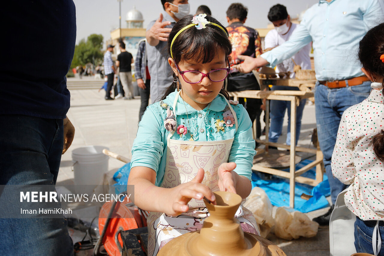 کارگاه سفالگری برای کودکان در همدان/ گزارش تصویری