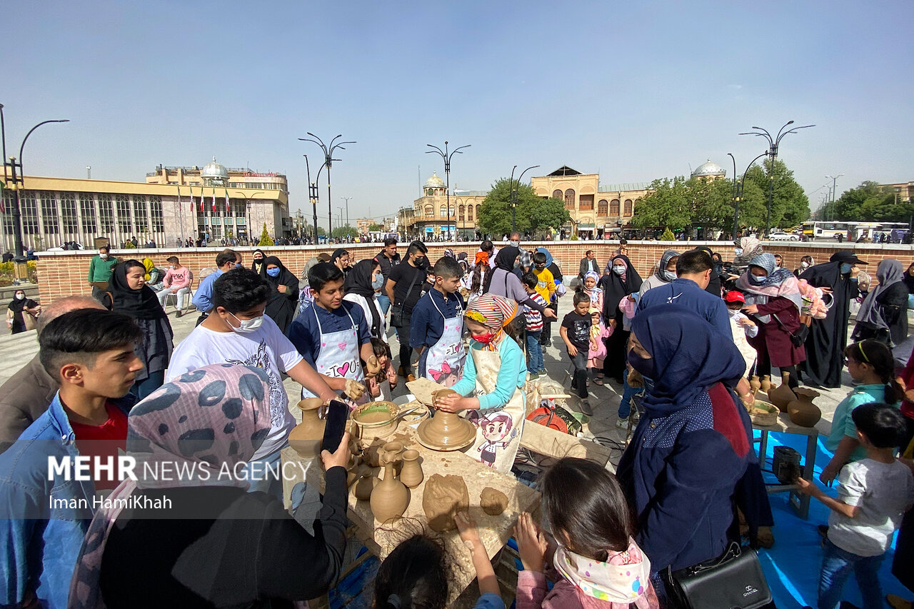 کارگاه سفالگری برای کودکان در همدان/ گزارش تصویری