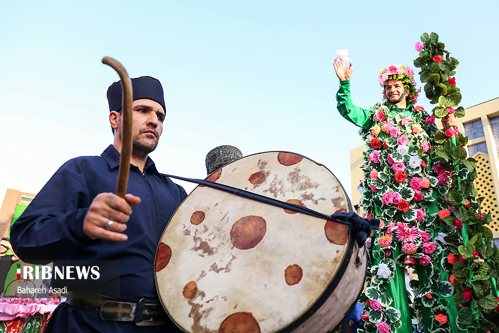 جشنواره گل و گلاب در بوستان آب و آتش/ گزارش تصویری