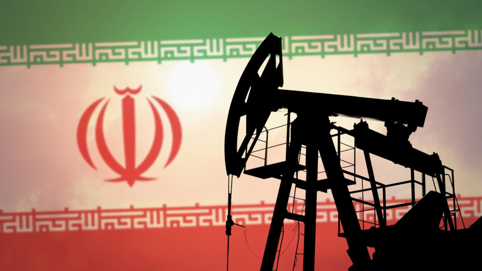 رویترز: ایران قیمت فروش نفت به مشتریان آسیایی را کاهش داده!