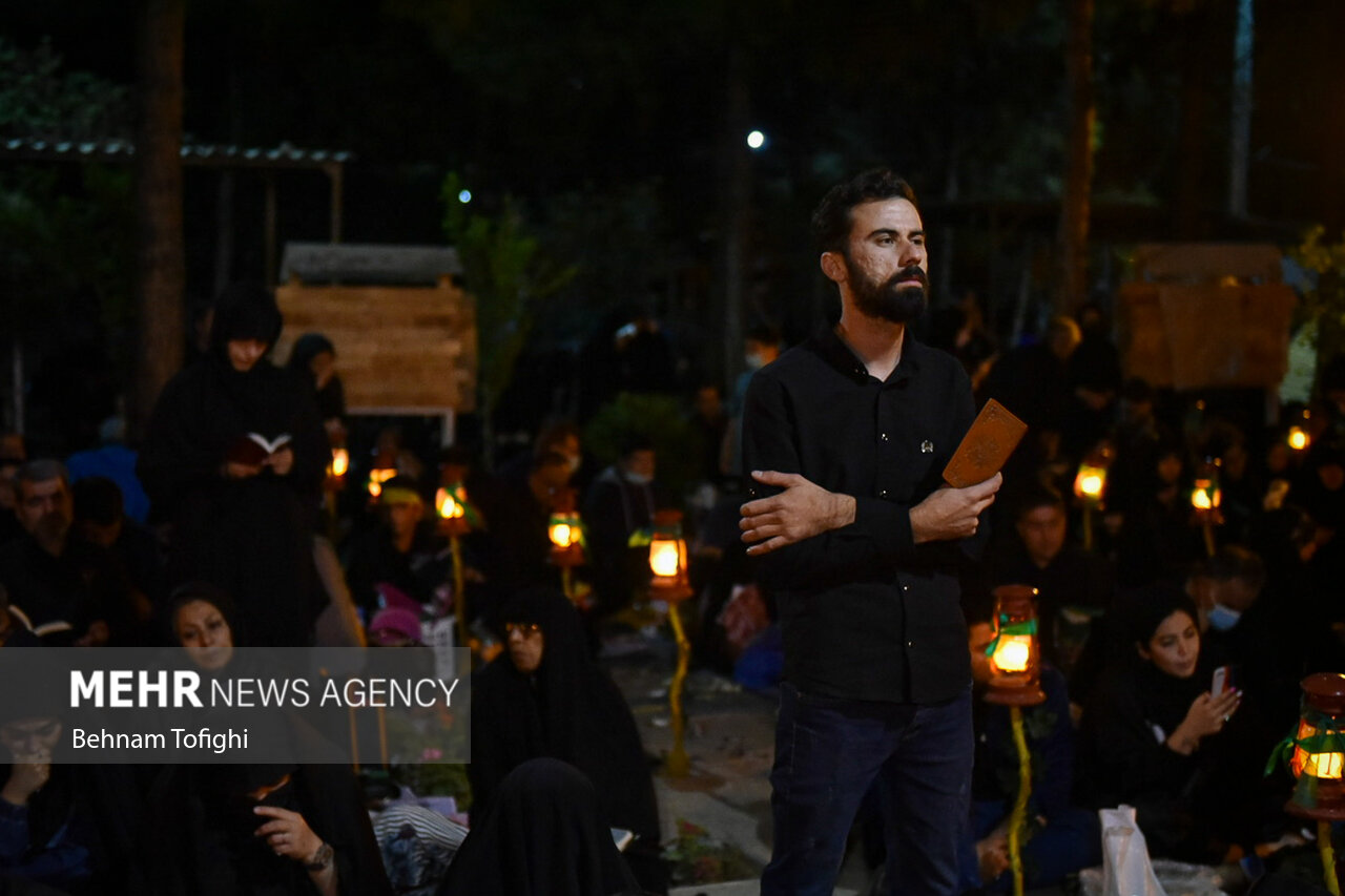 مراسم شب بیست و یکم ماه رمضان/ گزارش تصویری