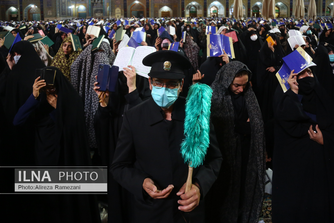 مراسم احیا در حرم مطهر رضوی/ گزارش تصویری