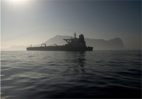 هشدار وزیر کشتیرانی یونان: به آب‌های ایران نزدیک نشوید!