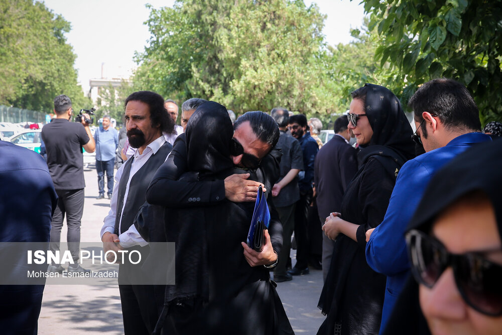 مراسم تشییع پیکر مهدی صباغی/ گزارش تصویری