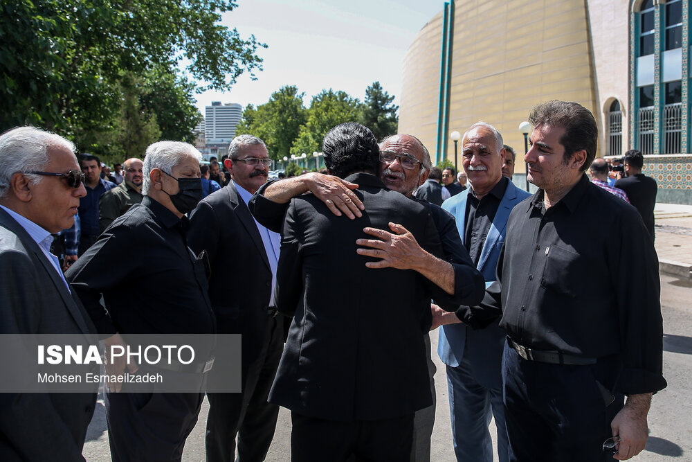 مراسم تشییع پیکر مهدی صباغی/ گزارش تصویری