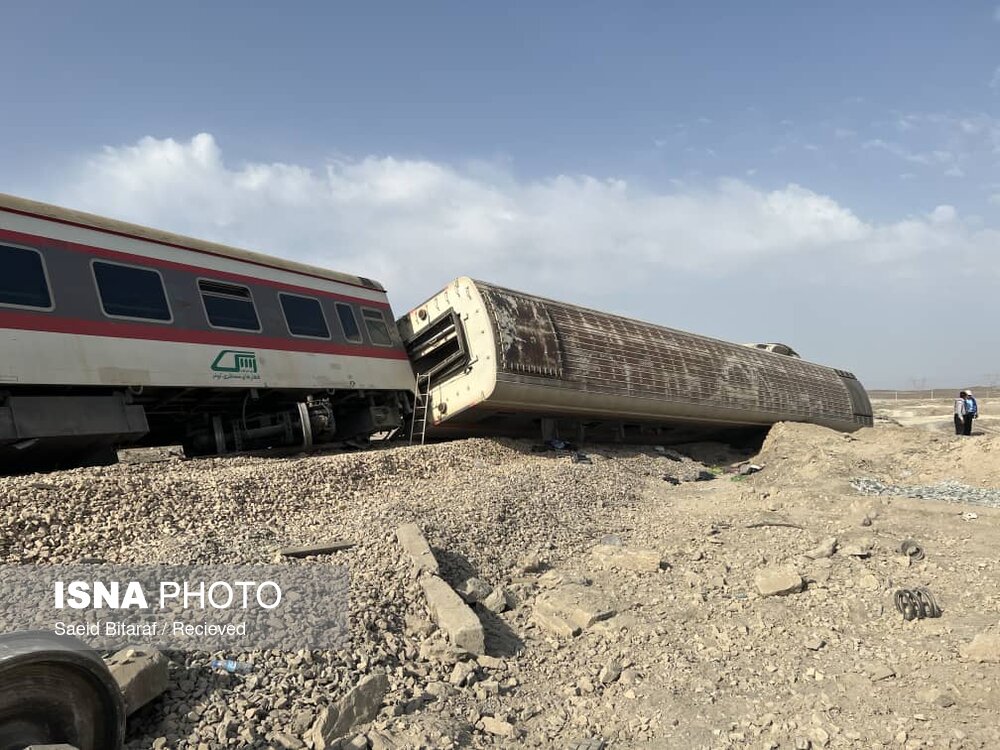 خروج قطار از ریل در طبس/ گزارش تصویری