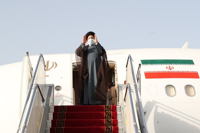 رئیس‌جمهور وارد عمان شد