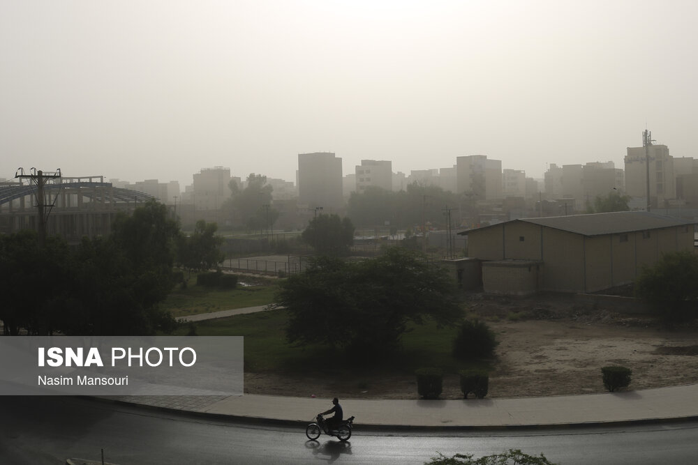 گرد و خاک در اهواز/ گزارش تصویری