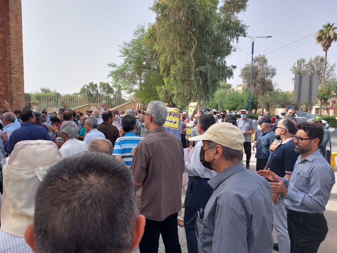 تجمع بازنشستگان تامین اجتماعی خوزستان مقابل استانداری