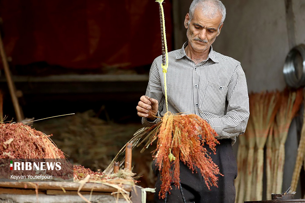 جارو بافی؛ صنایع دستی و سوغات مازندران/ گزارش تصویری