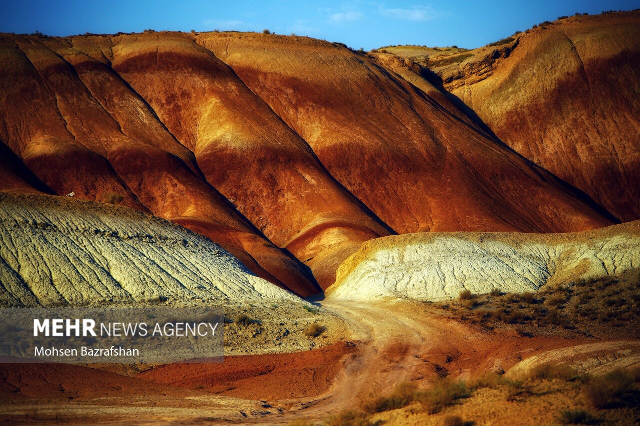 تپه‌های رنگین کمانی اشتهارد/ گزارش تصویری