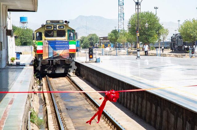 حرکت نخستین قطار کانتینری از تهران به ترکیه