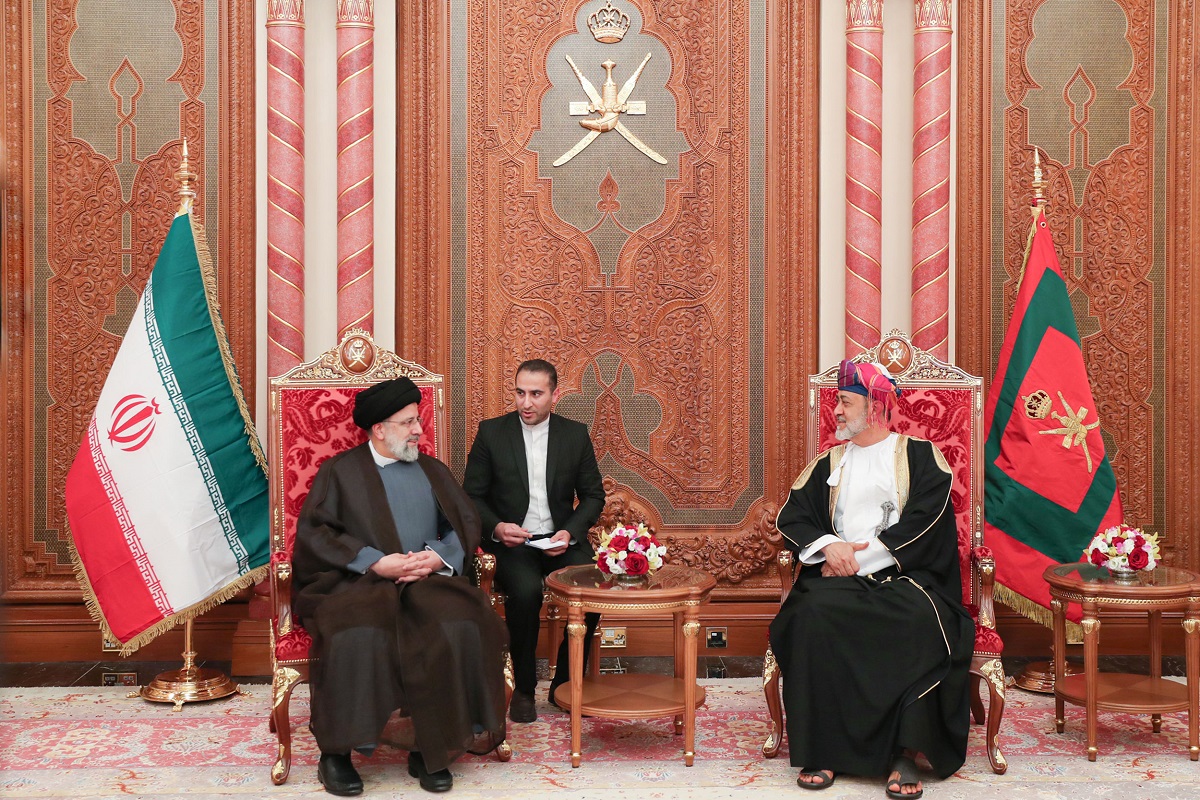 رئیسی: عمان دوست معتبر ایران است؛ مسائل حوزه انرژی زمان بیشتری می‌طلبند