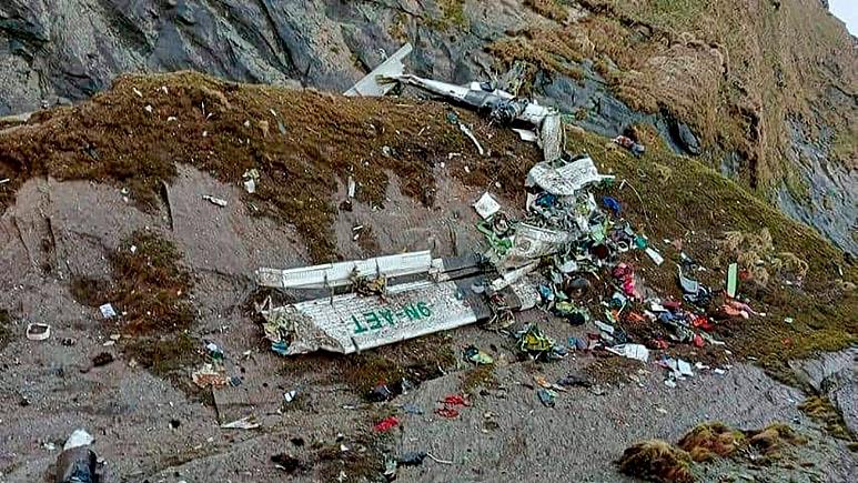 شناسایی محل سقوط هواپیمای نپالی؛ ۲۲ سرنشین جان باختند