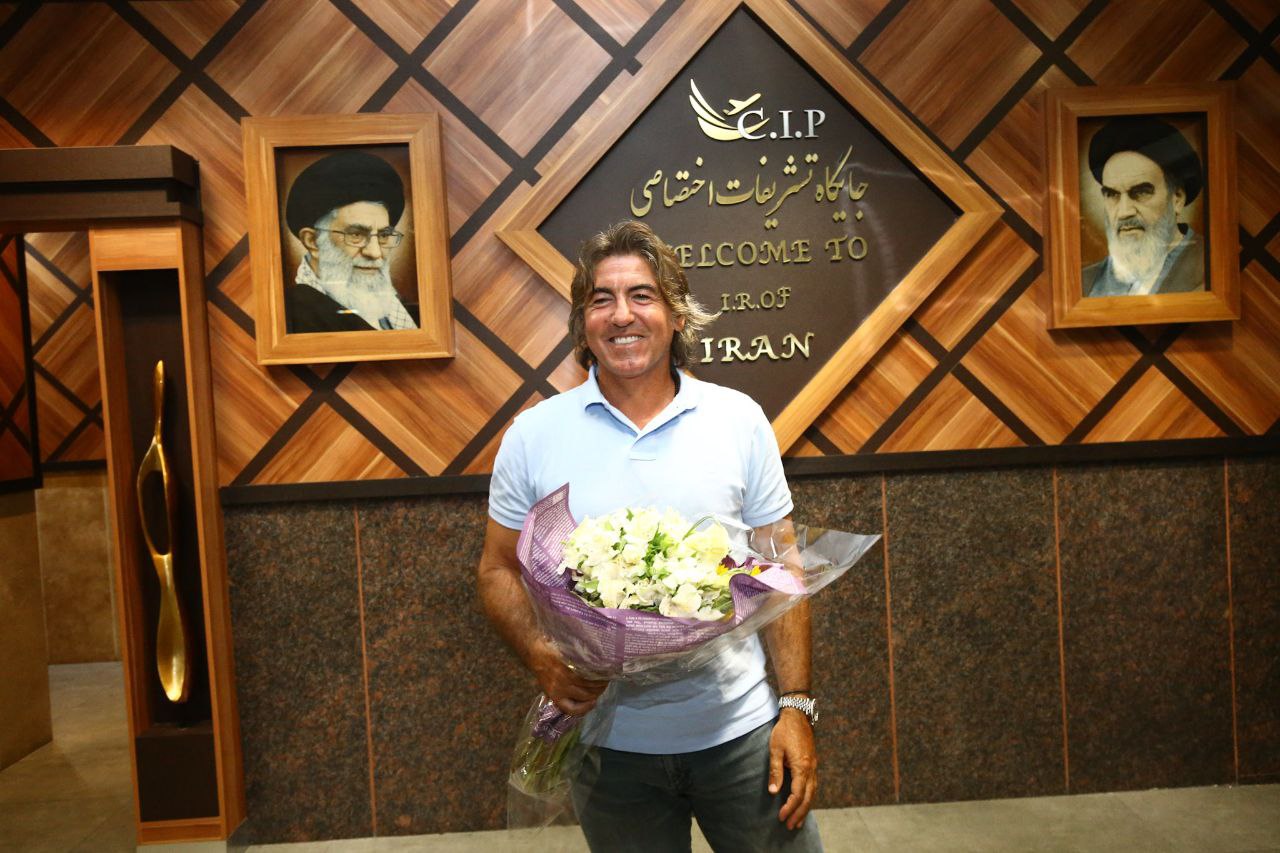 ورود سرمربی جدید استقلال به تهران/ گزارش تصویری