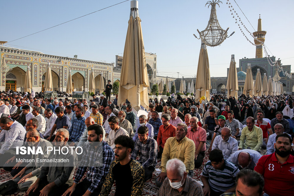 نماز عید قربان در حرم رضوی/ گزارش تصویری