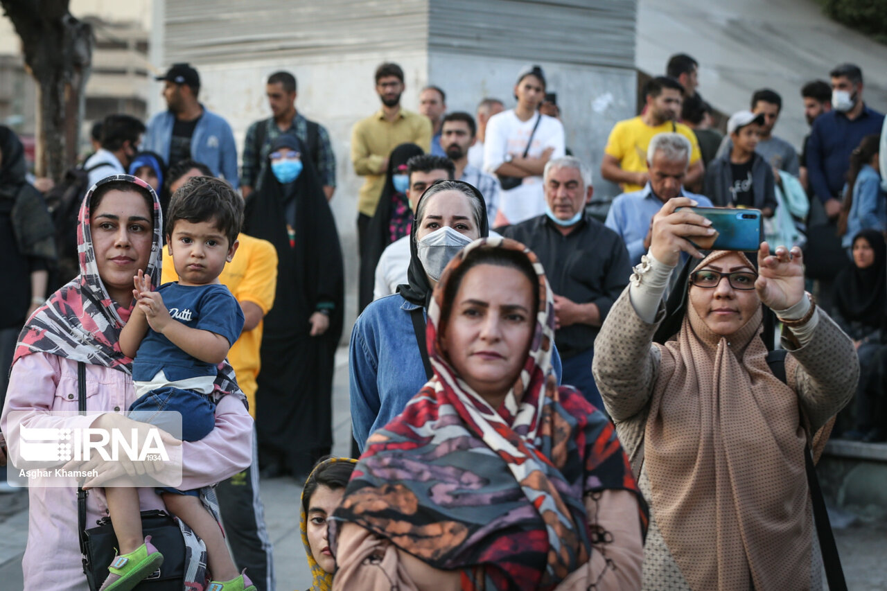 توزیع ۱۱۰ کیک غدیری/ گزارش تصویری